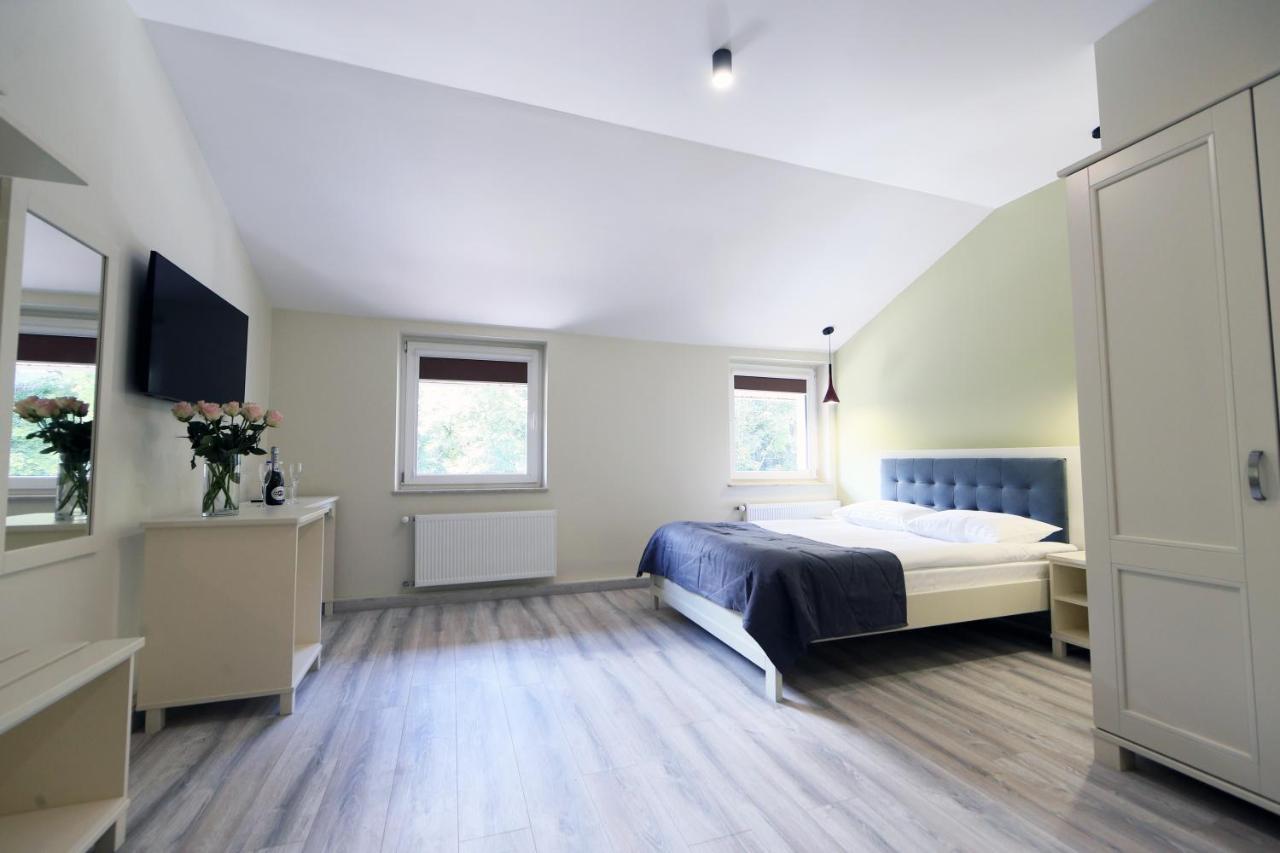 Hotel Golden Lemon Готель Золотий Лимон Lviv Bagian luar foto