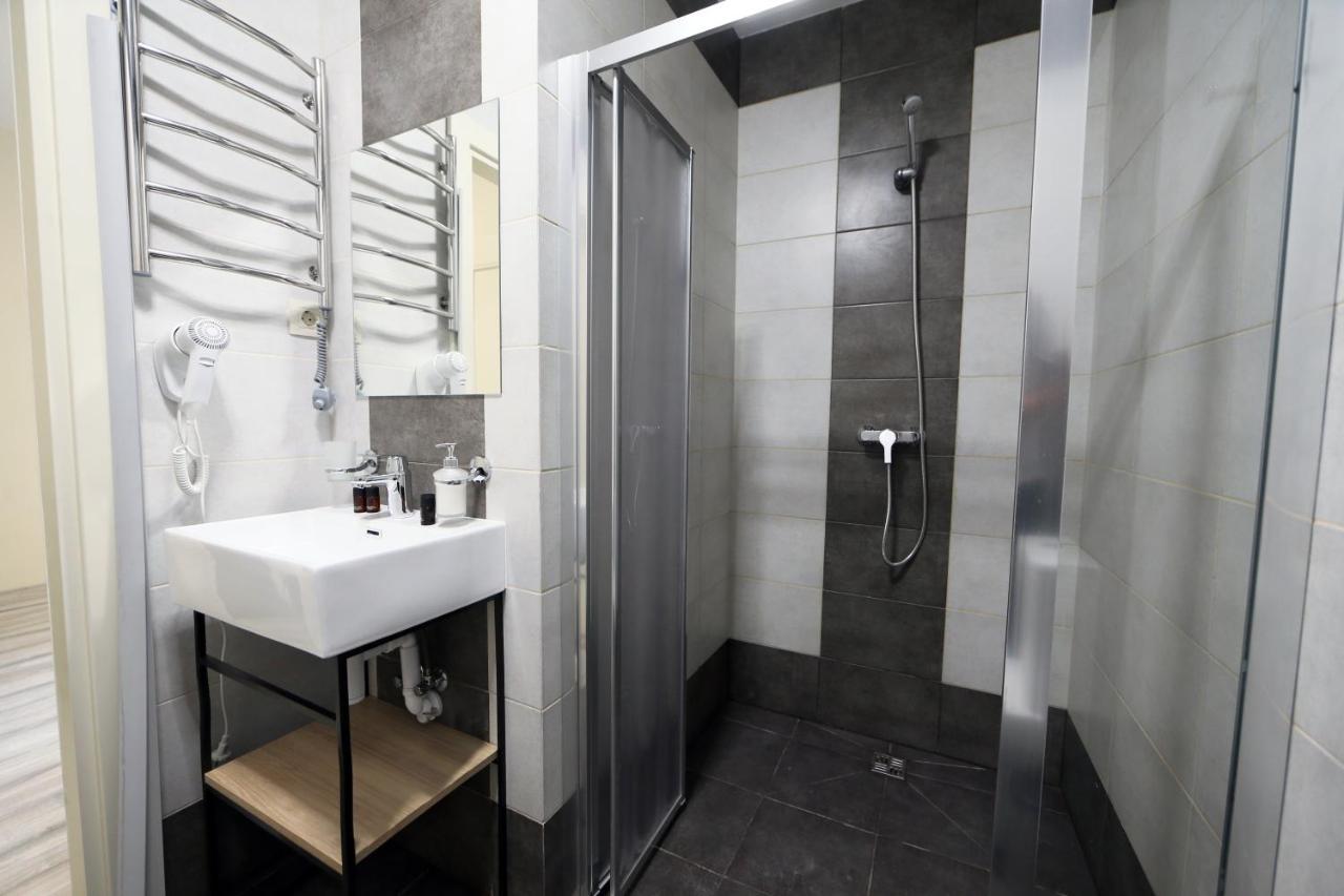 Hotel Golden Lemon Готель Золотий Лимон Lviv Bagian luar foto