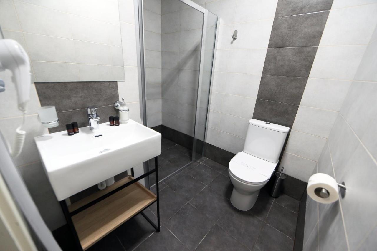 Hotel Golden Lemon Готель Золотий Лимон Lviv Bagian luar foto