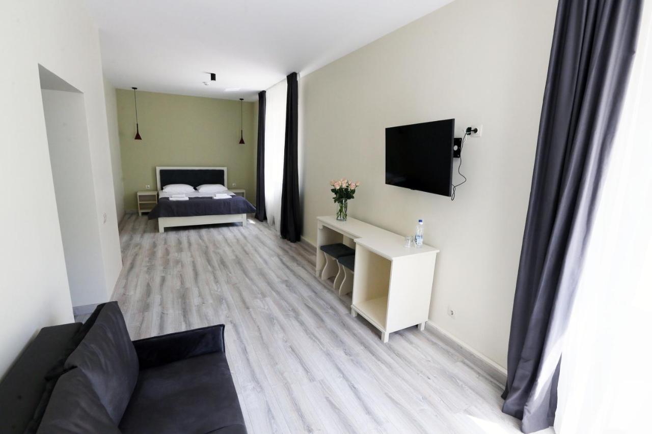 Hotel Golden Lemon Готель Золотий Лимон Lviv Bagian luar foto