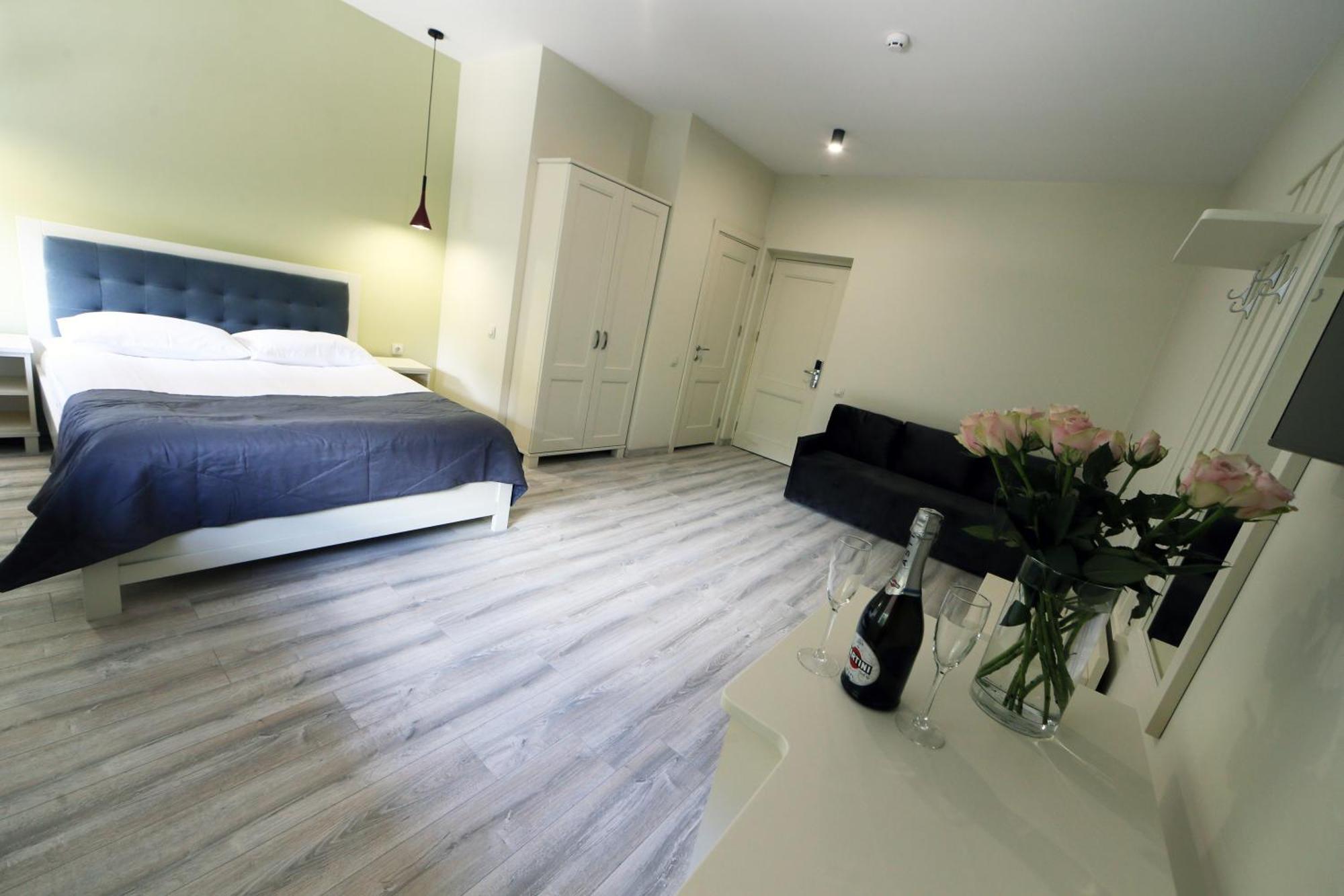 Hotel Golden Lemon Готель Золотий Лимон Lviv Bagian luar foto
